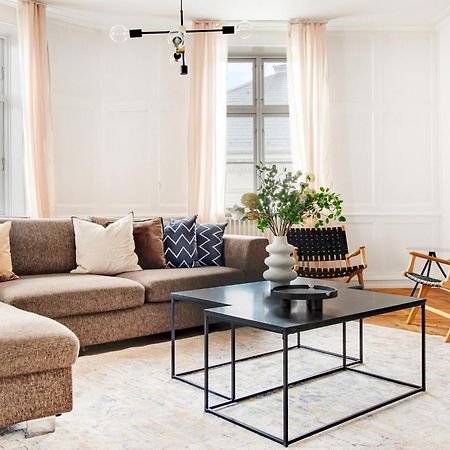 Sanders Square - Spacious Six-Bedroom Apartment Near Amalienborg コペンハーゲン エクステリア 写真