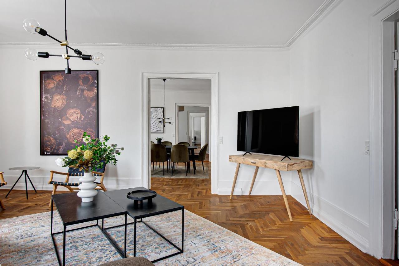 Sanders Square - Spacious Six-Bedroom Apartment Near Amalienborg コペンハーゲン エクステリア 写真