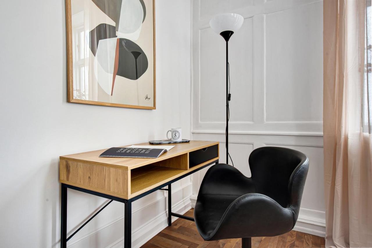Sanders Square - Spacious Six-Bedroom Apartment Near Amalienborg コペンハーゲン エクステリア 写真