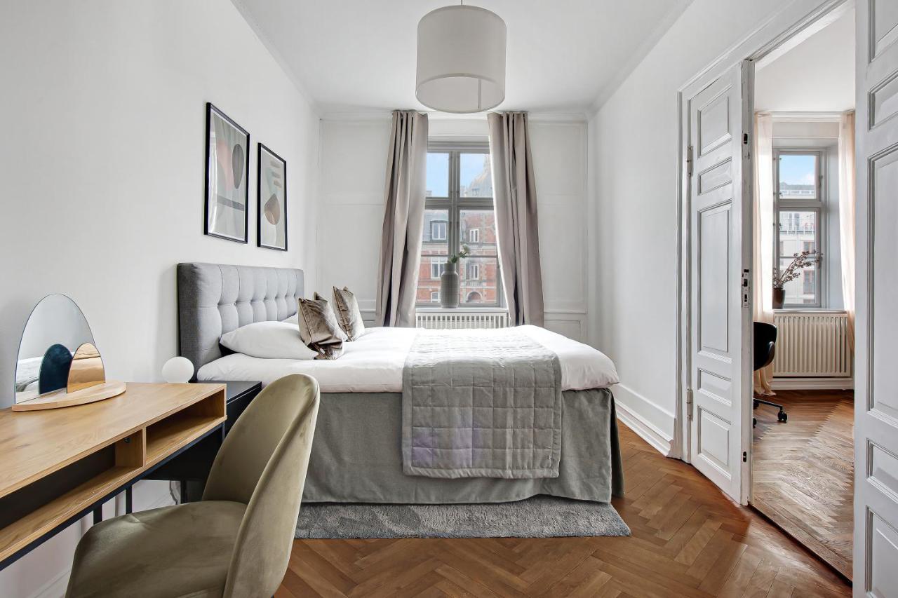 Sanders Square - Spacious Six-Bedroom Apartment Near Amalienborg コペンハーゲン エクステリア 写真