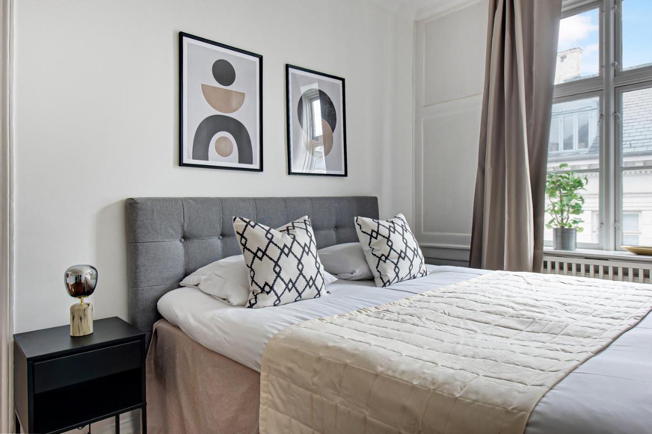 Sanders Square - Spacious Six-Bedroom Apartment Near Amalienborg コペンハーゲン エクステリア 写真
